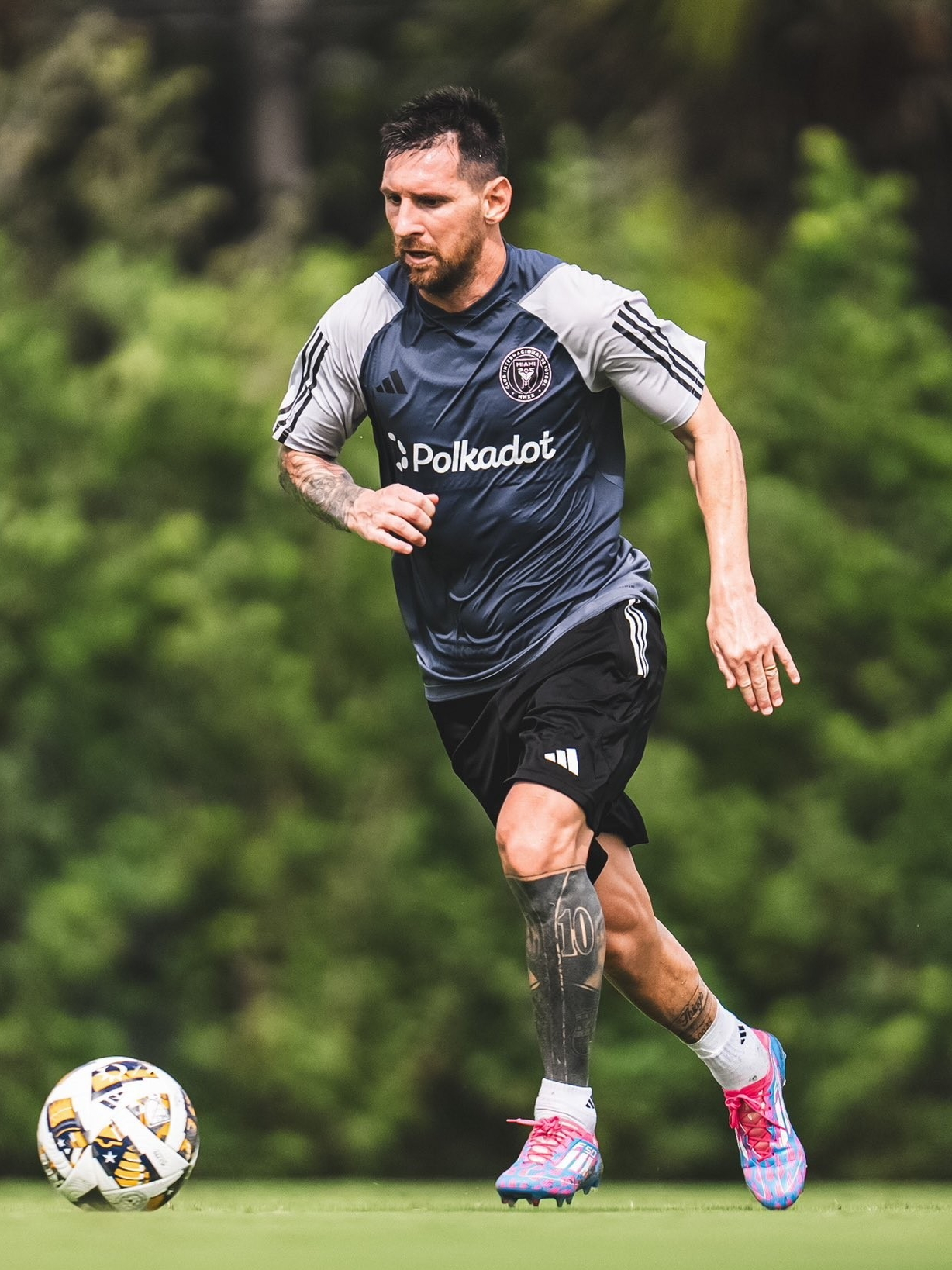 丹麦鏖战哥伦比亚,梅西制霸全场 丹麦鏖战哥伦比亚,梅西制霸全场