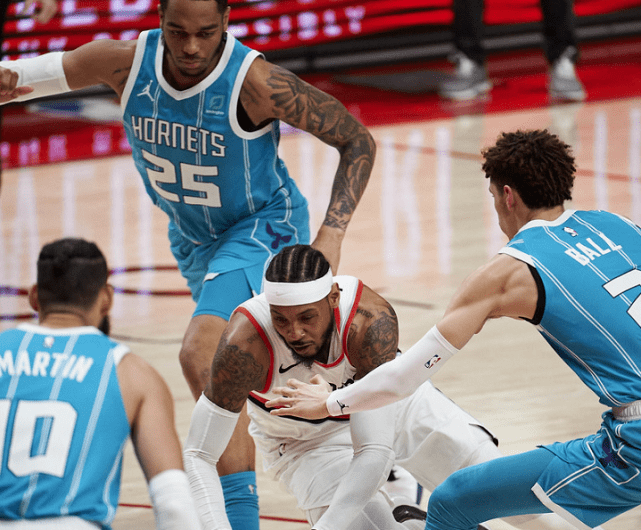 泰国队鏖战韩国队，黄鸭组合关键制胜