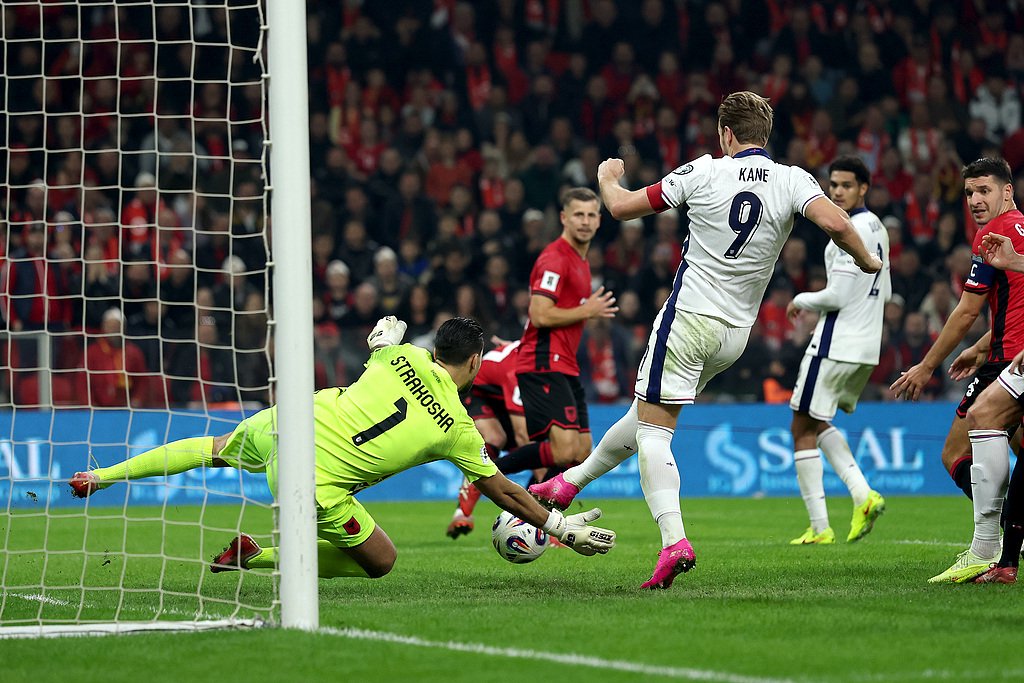 葡萄牙鏖战利物浦，梅西带队取胜