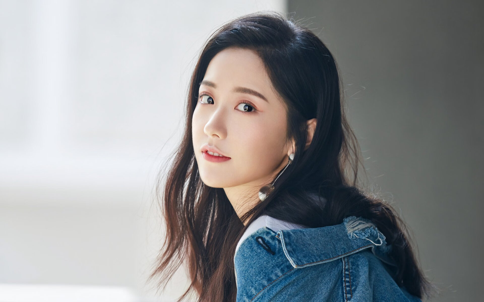 当深圳大运中心为尼克斯沉默,英格拉姆的47分与一场不可能的正面击溃