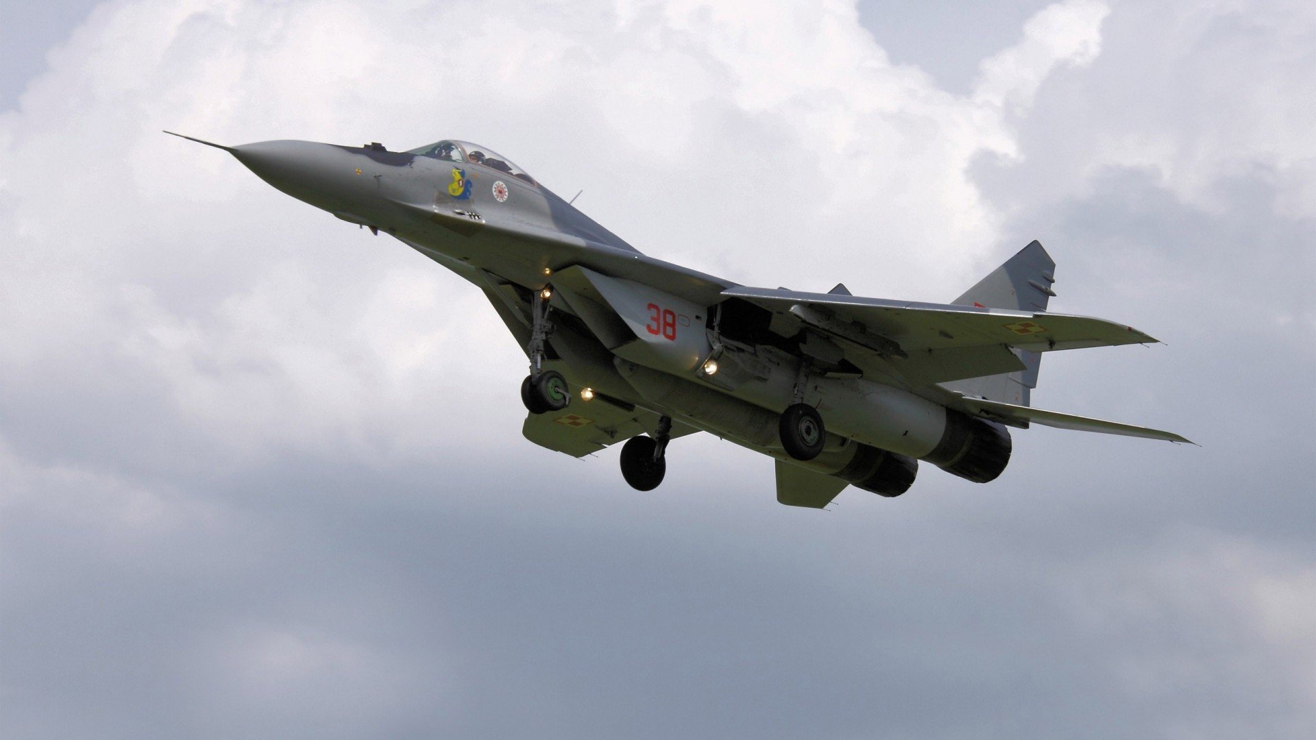 卡塞米罗熄火之夜，当伯利恒灯光吞噬F1银箭引擎轰鸣