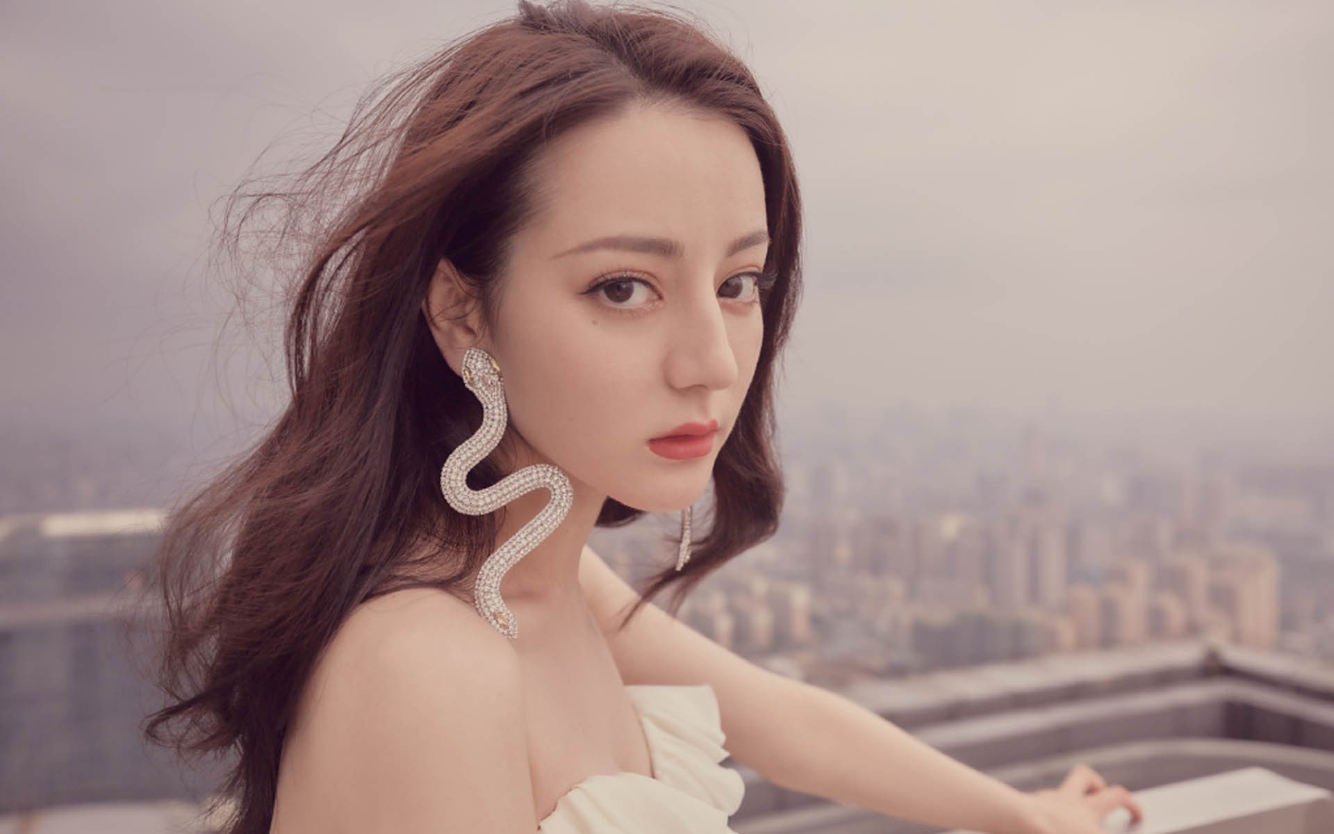 迪亚斯爆发，拜仁慕尼黑冲垮阿尔及利亚友谊赛惊艳全场